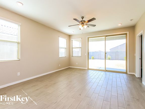 3rd image of 3711 E Appaloosa Dr