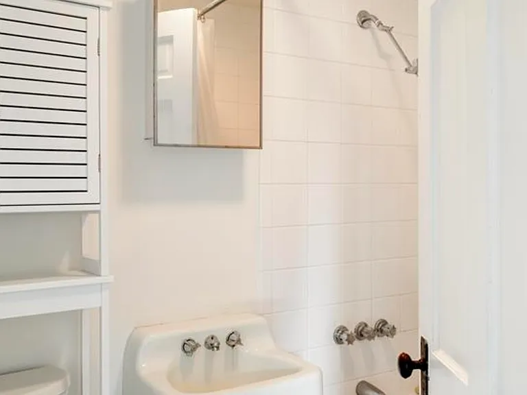 118 Summit St — Photo 15