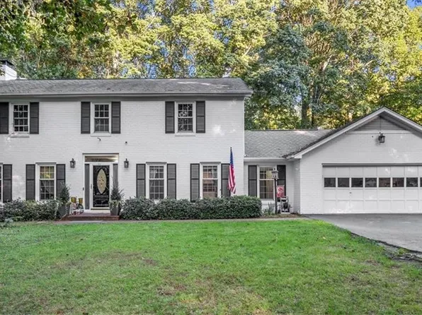 1513 Creek Bed Rd, Kernersville, NC 27284