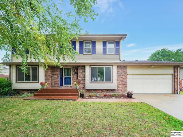 1701 Buckingham Dr, Lincoln, NE 68506