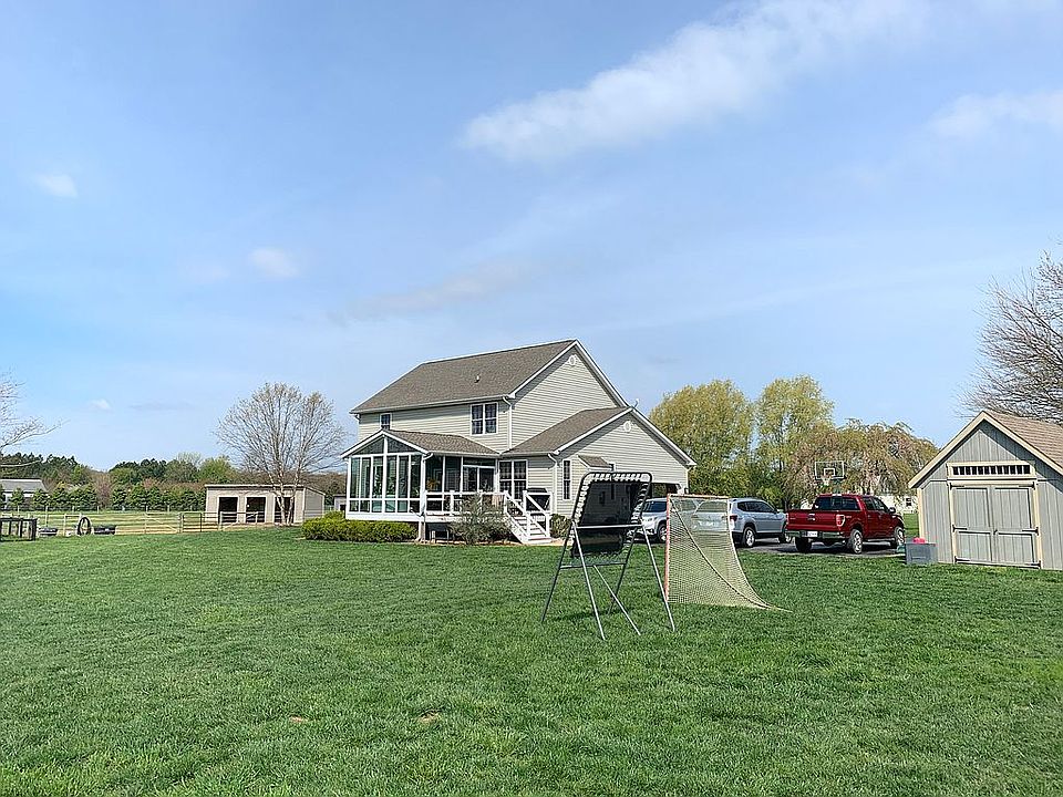 2nd image of 762 Murphy Rd
