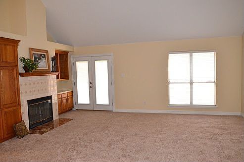 3rd image of 2919 Loma Linda Ln