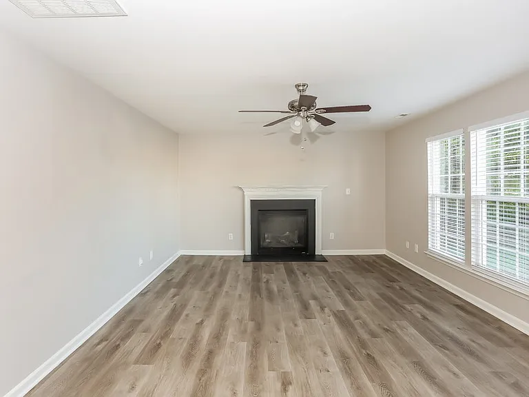 14219 Riding Hill Ave — Photo 7