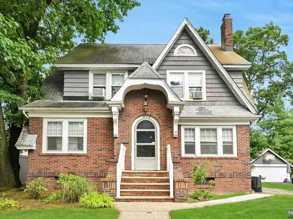 1332 Dickerson Rd, Teaneck, NJ 07666