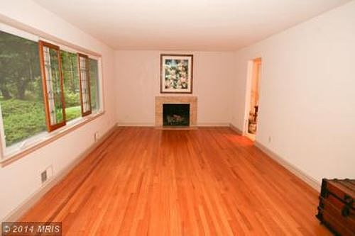3rd image of 8721 Glenbrook Pl