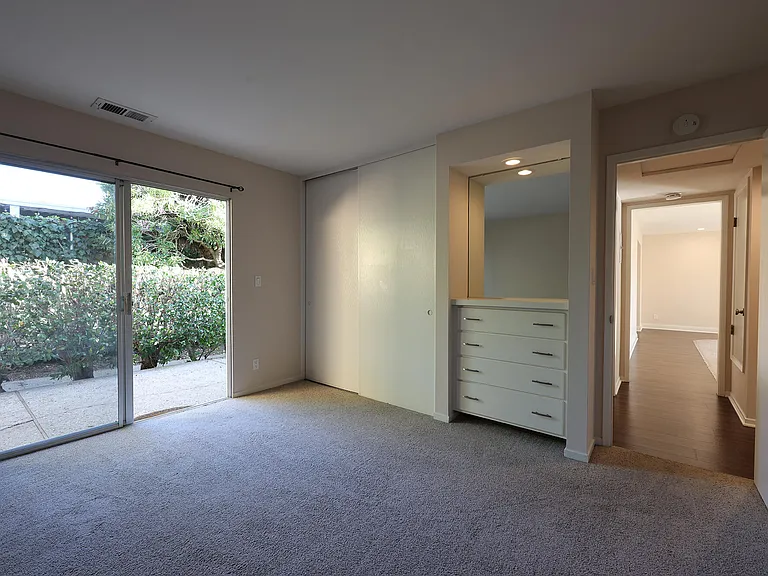 334 Consuelo Dr #B — Photo 11