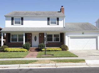 423 N Union Ave, Margate, NJ 08402