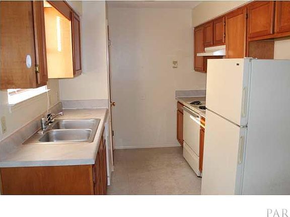 4th image of 408 Oak Knoll Ln