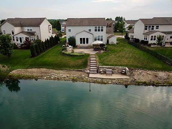 5th image of 27160 Lynde Dr