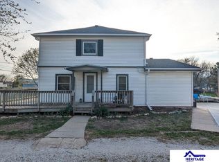 214 W Nobes Rd, York, NE 68467
