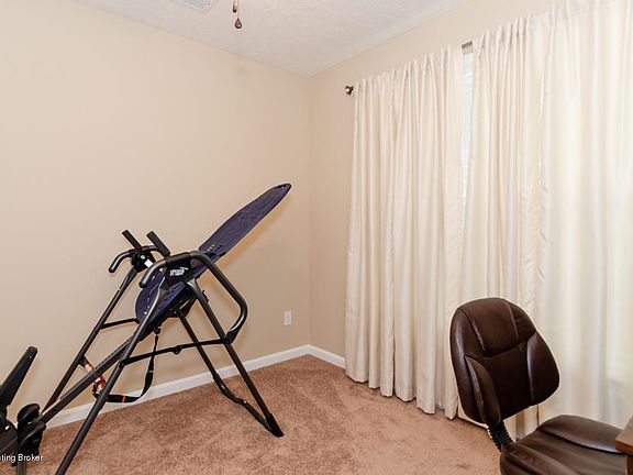 5th image of 473 Woodlake Dr