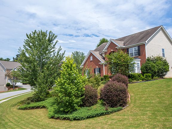 3rd image of 109 Bradshaw Park Dr