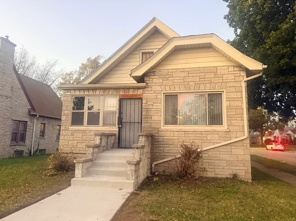 4002 W Hampton Ave, Milwaukee, WI 53209