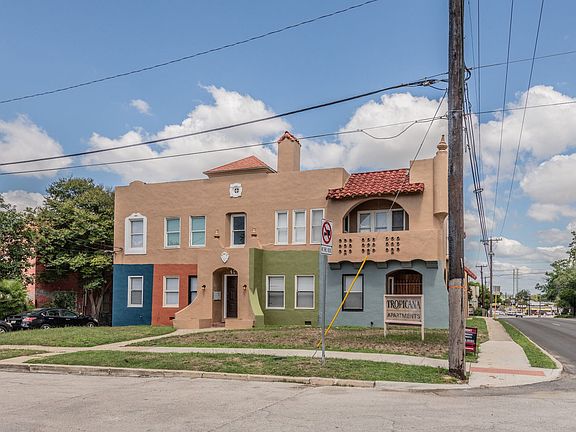 2nd image of 403 W Hollywood Ave #5