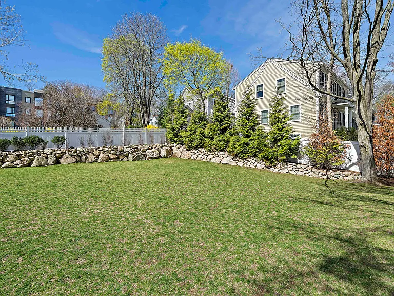 144 Linden St #2 — Photo 27