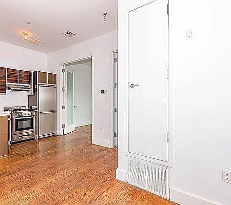 1st image of 1072 Bergen St #4D