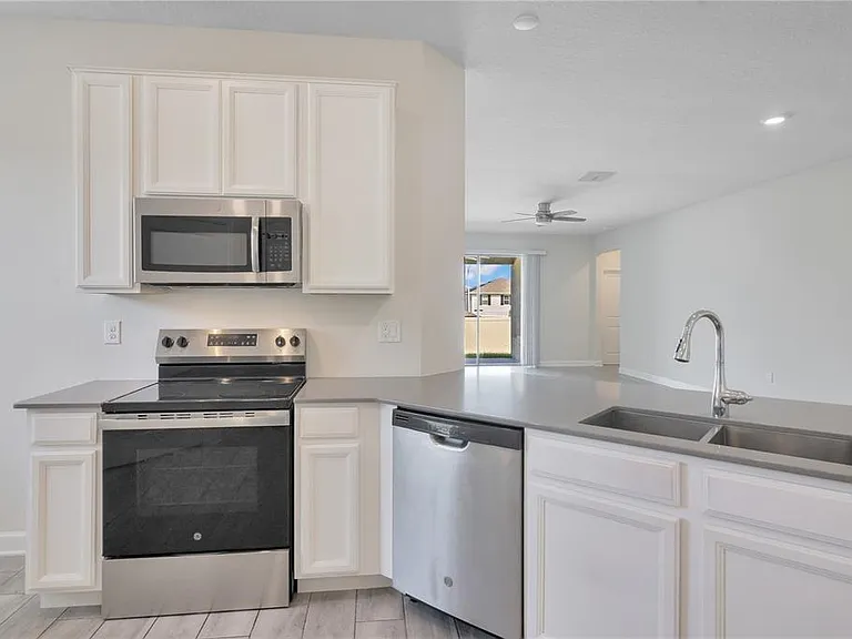 223 Bergamot Loop #A — Photo 7