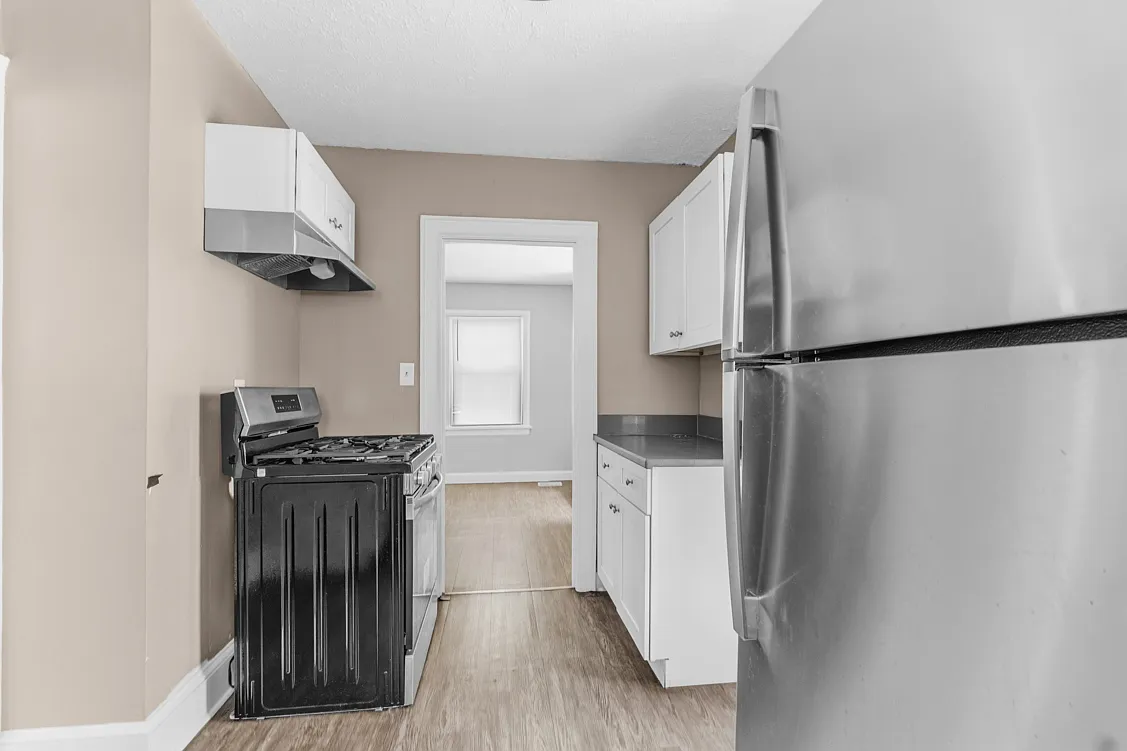 3 bed, 1250 sqft, $1,840 — Photo 3