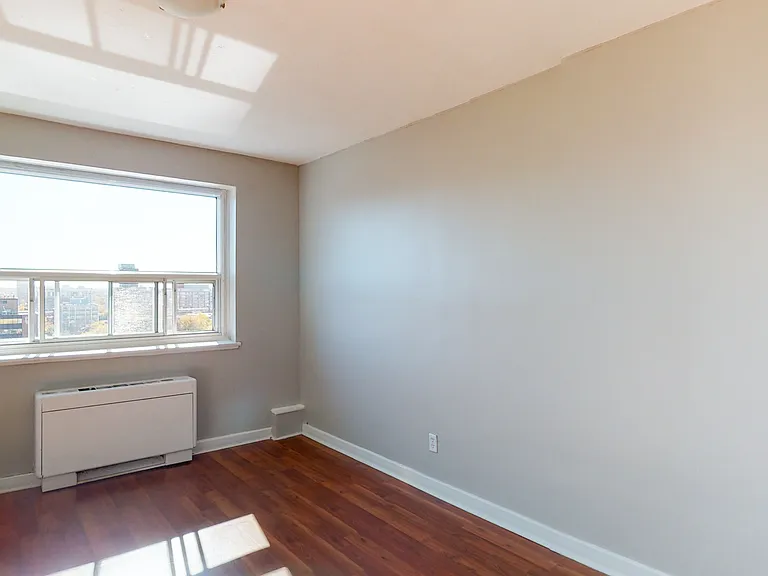 335 Cooper St — Photo 43