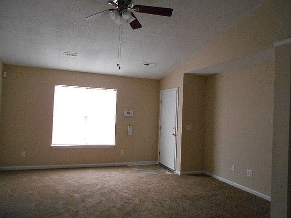 5th image of 3320 A Moseley Dr