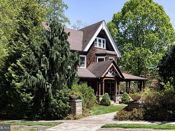 5th image of 501 Woodlawn Rd
