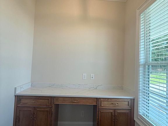 4th image of 856 Sparrow Point Avenue