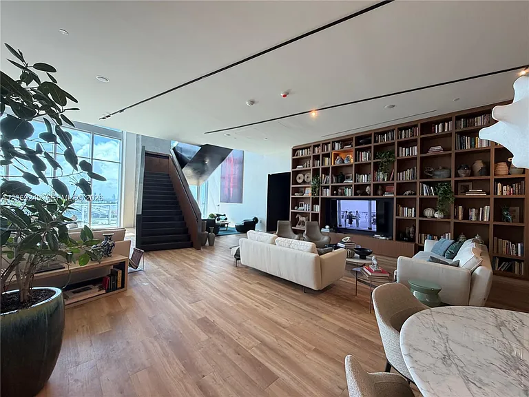 1400 Biscayne Blvd #1807 — Photo 43