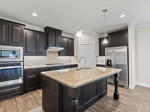 Home images & Floor Plans are for illustration purposes only & may vary from actual home