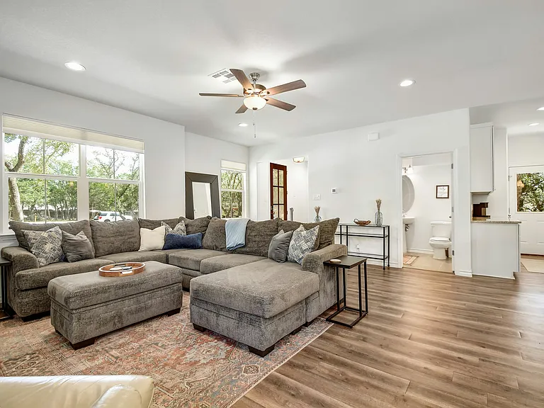 660 Mockingbird Dr — Photo 8