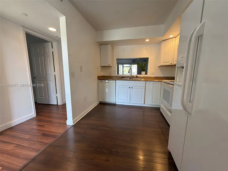 1301 SW 142nd Ave #104-H — Photo 8