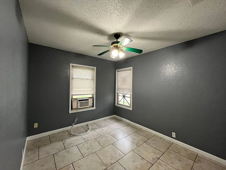 4961 Monitor St — Photo 11
