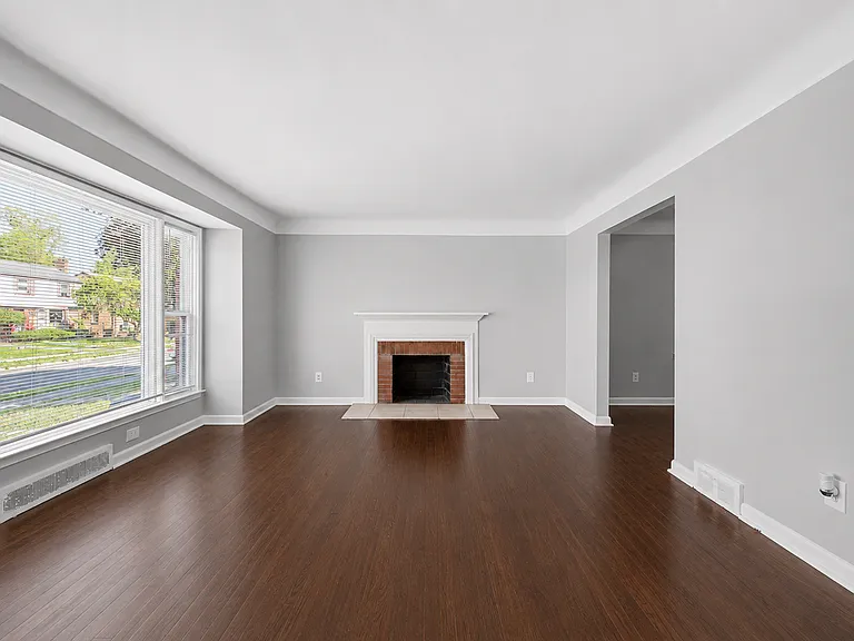 15712 Vaughan St — Photo 14