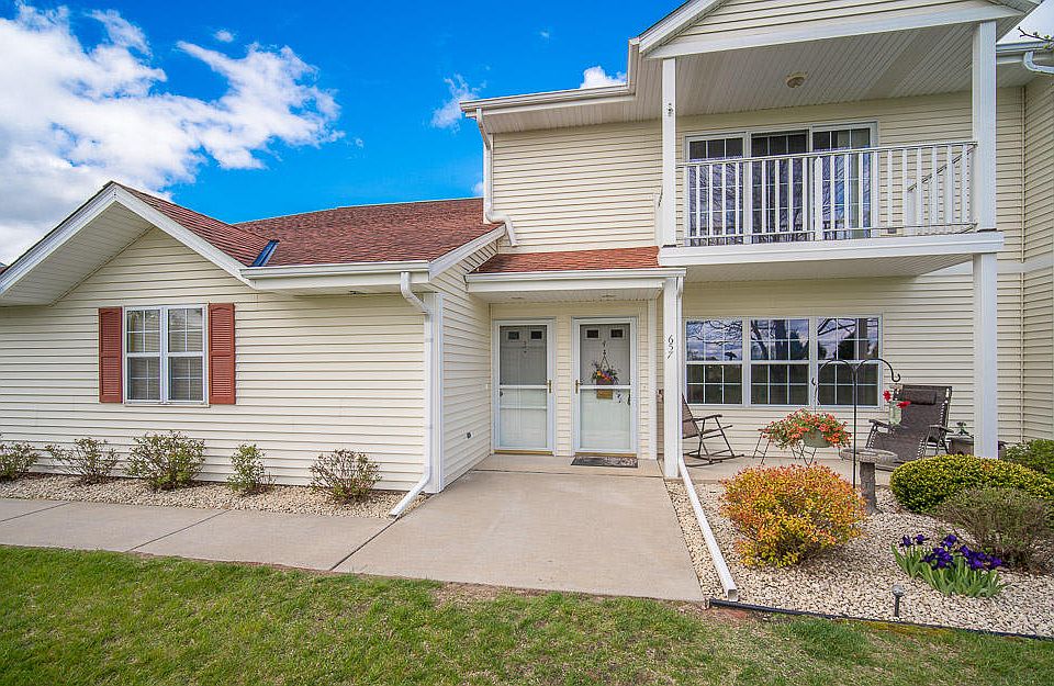 1st image of 657 Wood River Ct APT 4