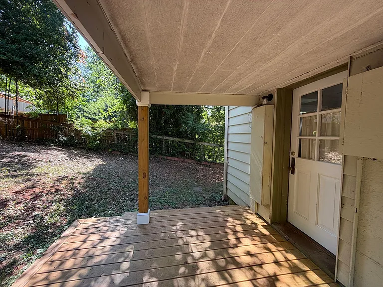 1627 Mason Ln — Photo 21