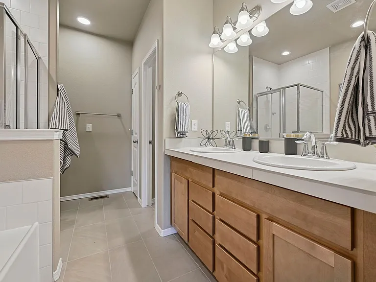 3617 Vineyard Cir — Photo 24