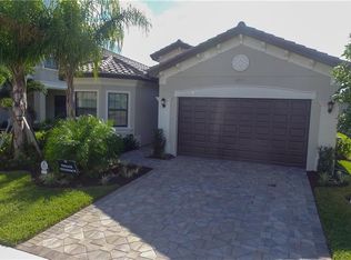 4498 Kensington Cir, Naples, FL 34119