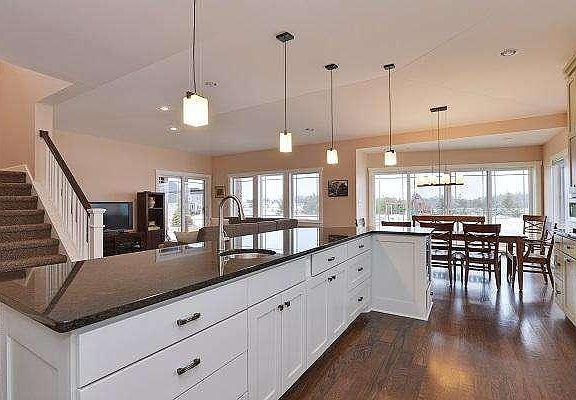 4th image of 2625 Applewood Dr