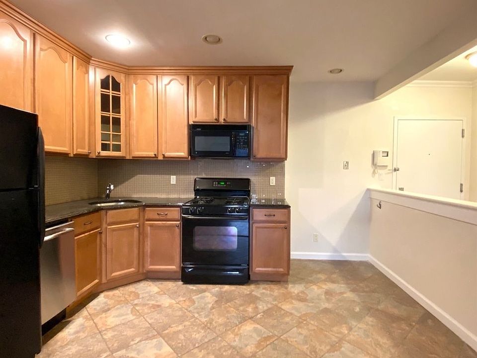 1st image of 29-16 Newtown Ave #3R