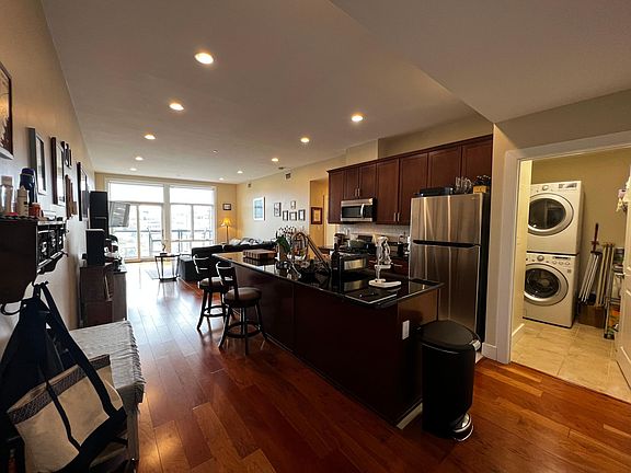 2nd image of 601 N 2nd St APT 205