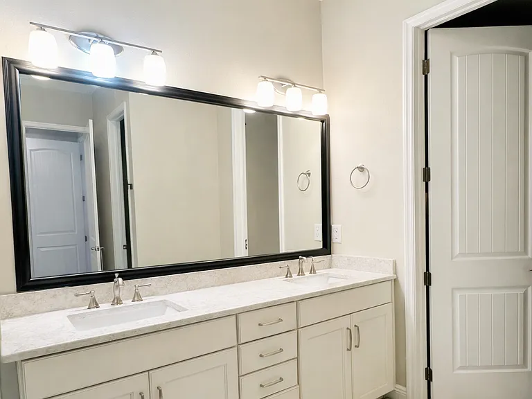 3229 W Horatio St — Photo 10