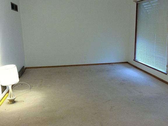 5th image of 10462 Spring Garden Dr