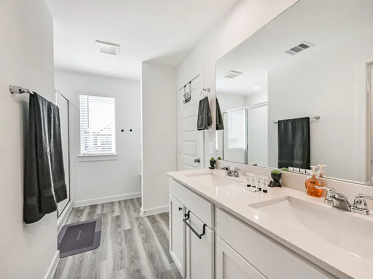 2811 Lisburn Terrace Ln — Photo 10