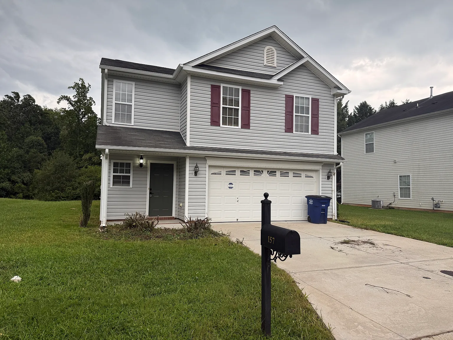 4 bed, 2.5 bath, 2060 sqft, $1,935 — Photo 1