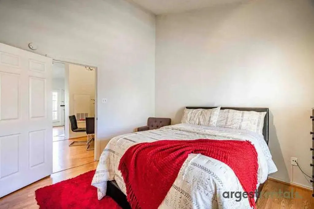 1 bed, 654 sqft, $2,750 — Photo 1