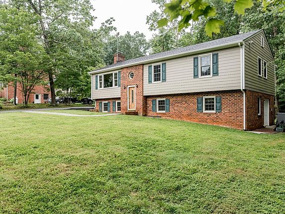 5th image of 212 Goldfinch Dr