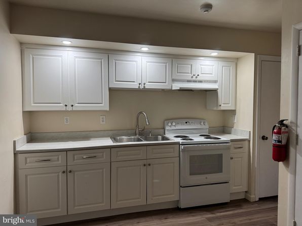 20 Black Horse Rd APT 5