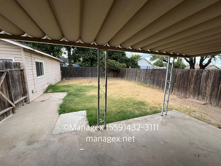 1011 3rd St — Photo 4
