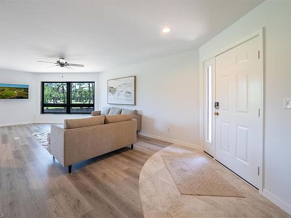 4th image of 792 Eagle Creek DR #101