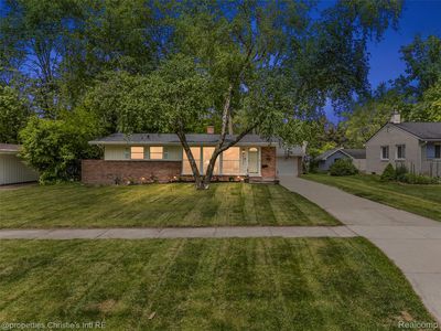 29447 Spring Hill Dr, Southfield, MI, 48076