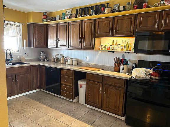 2nd image of 710 E 10th St